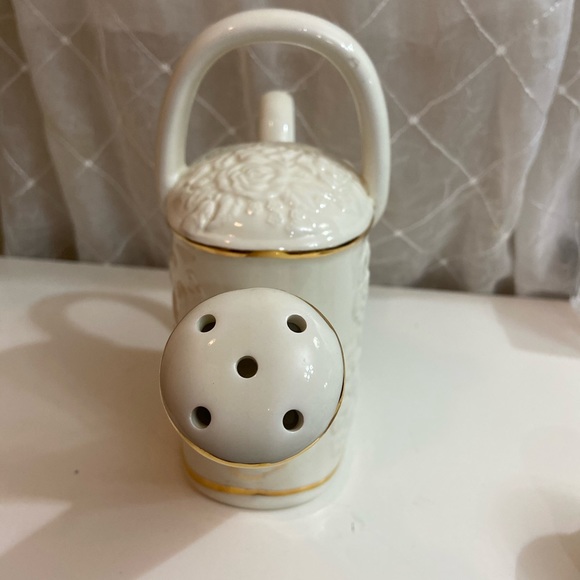 Formalities by Baum Bros Vase / heart Box - Picture 4 of 10